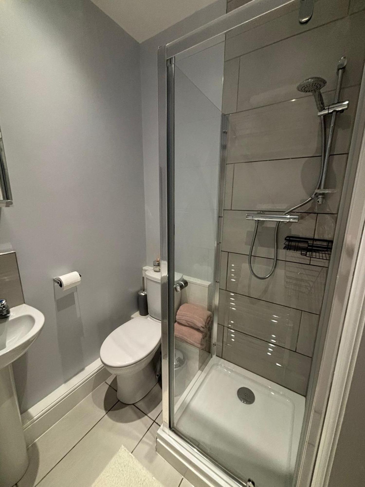 Private & Modern En-Suite Rooms Town Centre Self Check-In Барнсли Экстерьер фото